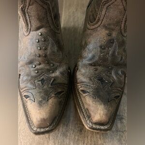 Laredo WOMEN'S LUCRETIA STUDDED SNAKE INLAY western boots.